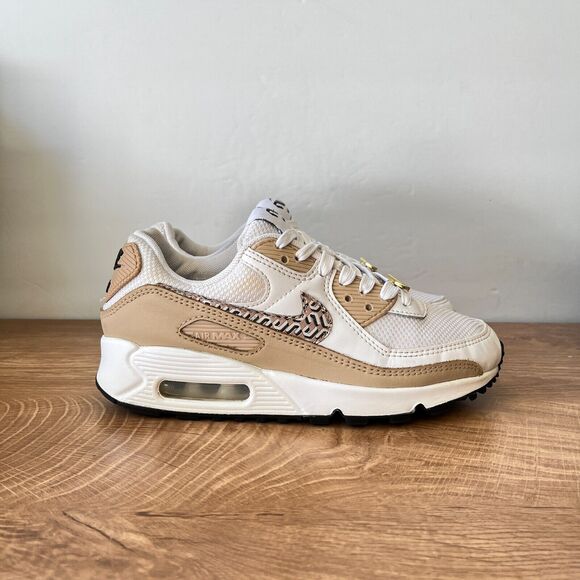 Nike Air Max 90 United In Victory White Hemp FB2617-100 Women's Size US 5.5 - Picture 1 of 8